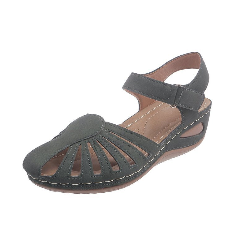Damen Sandalen mit verstellbarem Riemen und durchbrochenem Design EB
