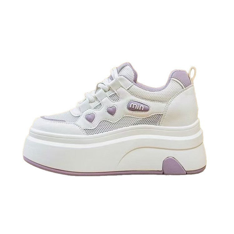 Damen Plateau-Sneaker mit einzigartigem Herzmotiv und atmungsaktiver Mesh-Oberfläche EB