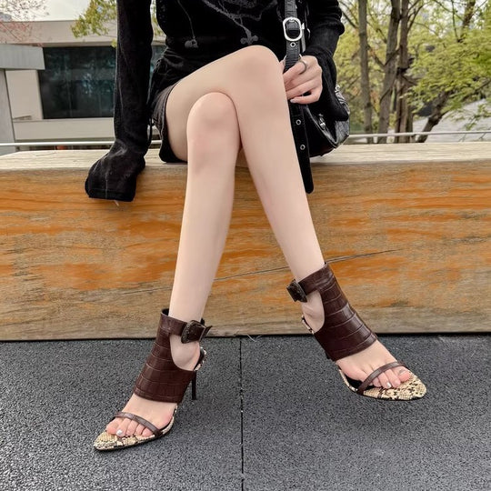 Damen hochhackige Sandalen mit stilvollem Krokodil-Design und elegantem Fersenriemen EB