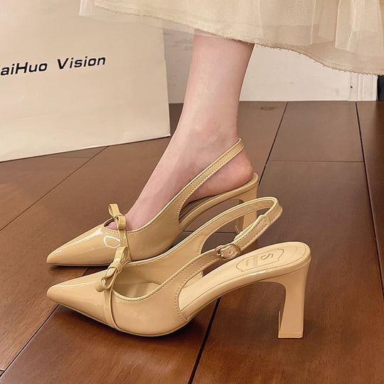 Damen Slingback-Pumps mit spitz zulaufendem Design und glänzender Oberfläche EB