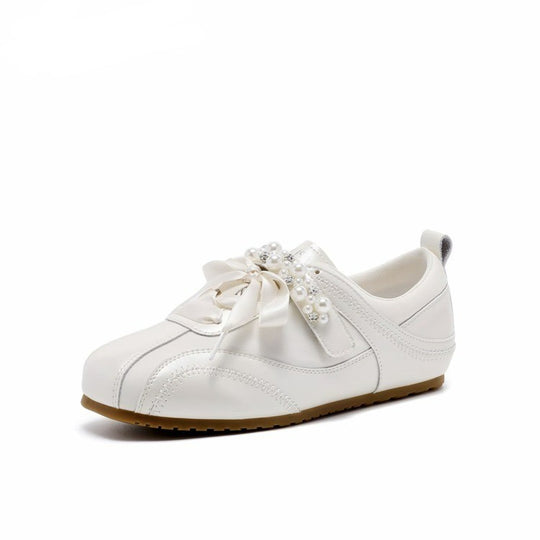 Damen flache Sneakers mit eleganter Perlenschmuck-Applikation EB