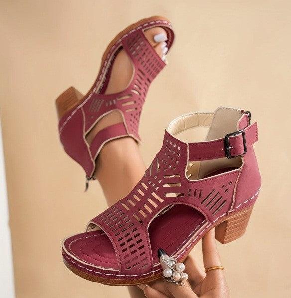 Damen trendige Sandalen mit durchbrochenem Design und Holz-Elementen EB