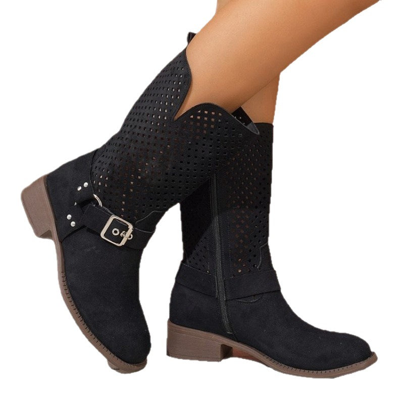 Damen Stiefel aus perforiertem Wildleder mit modischem Schnallen-Detail EB