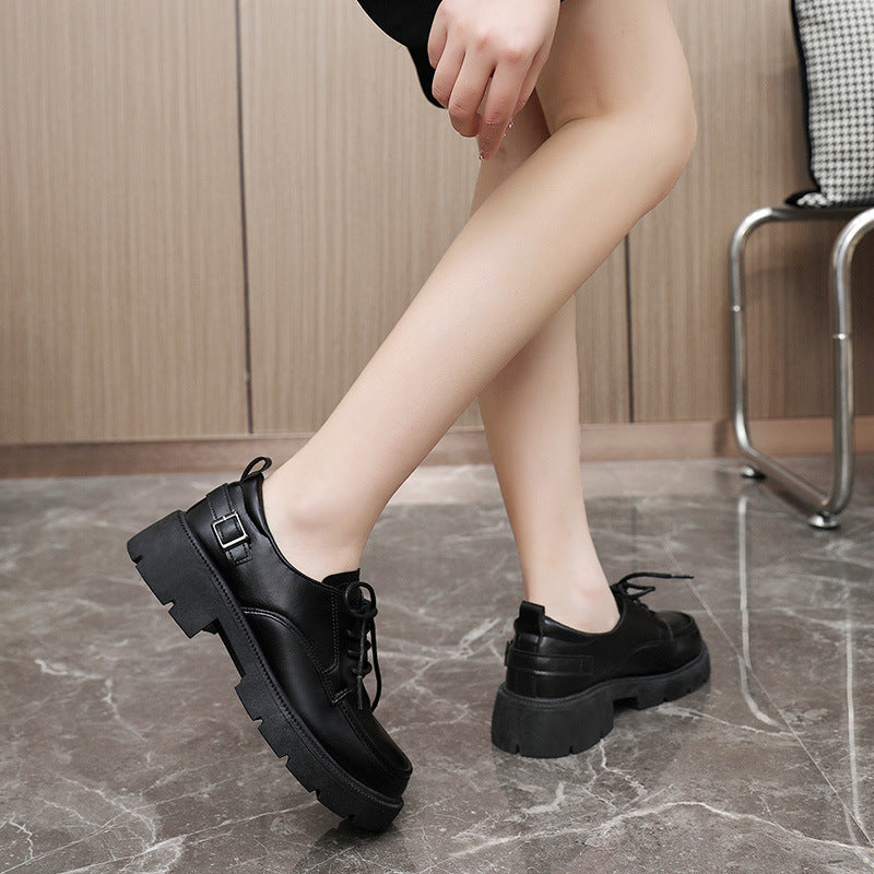 Damen Komfortable Schnürschuhe mit robustem Profil und modischem Design EB