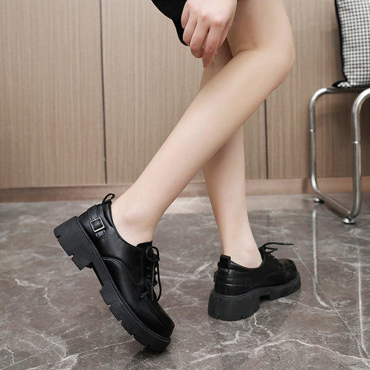Damen Komfortable Schnürschuhe mit robustem Profil und modischem Design EB