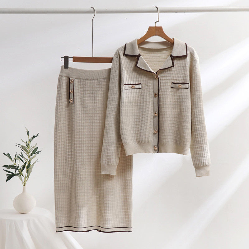 Damen elegantes Strickensemble mit dekorativem Kragen und aufgesetzten Taschen EB