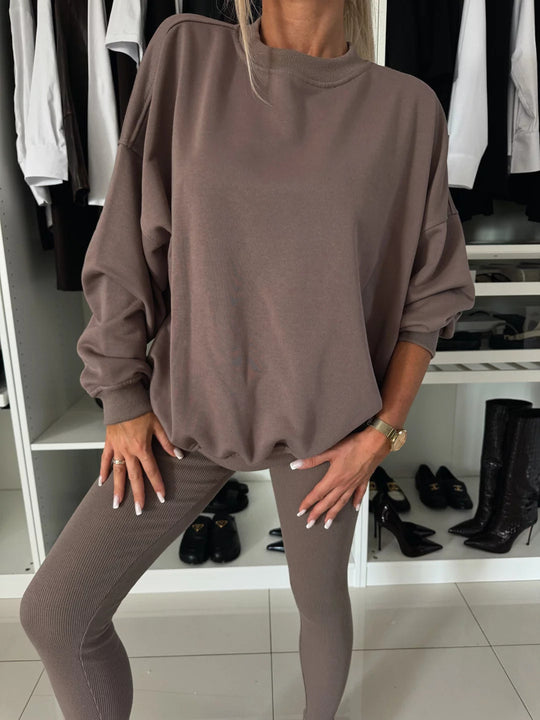 Damen zweiteiliges Lounge-Set mit oversized Sweatshirt und enganliegender Rippleggings EB