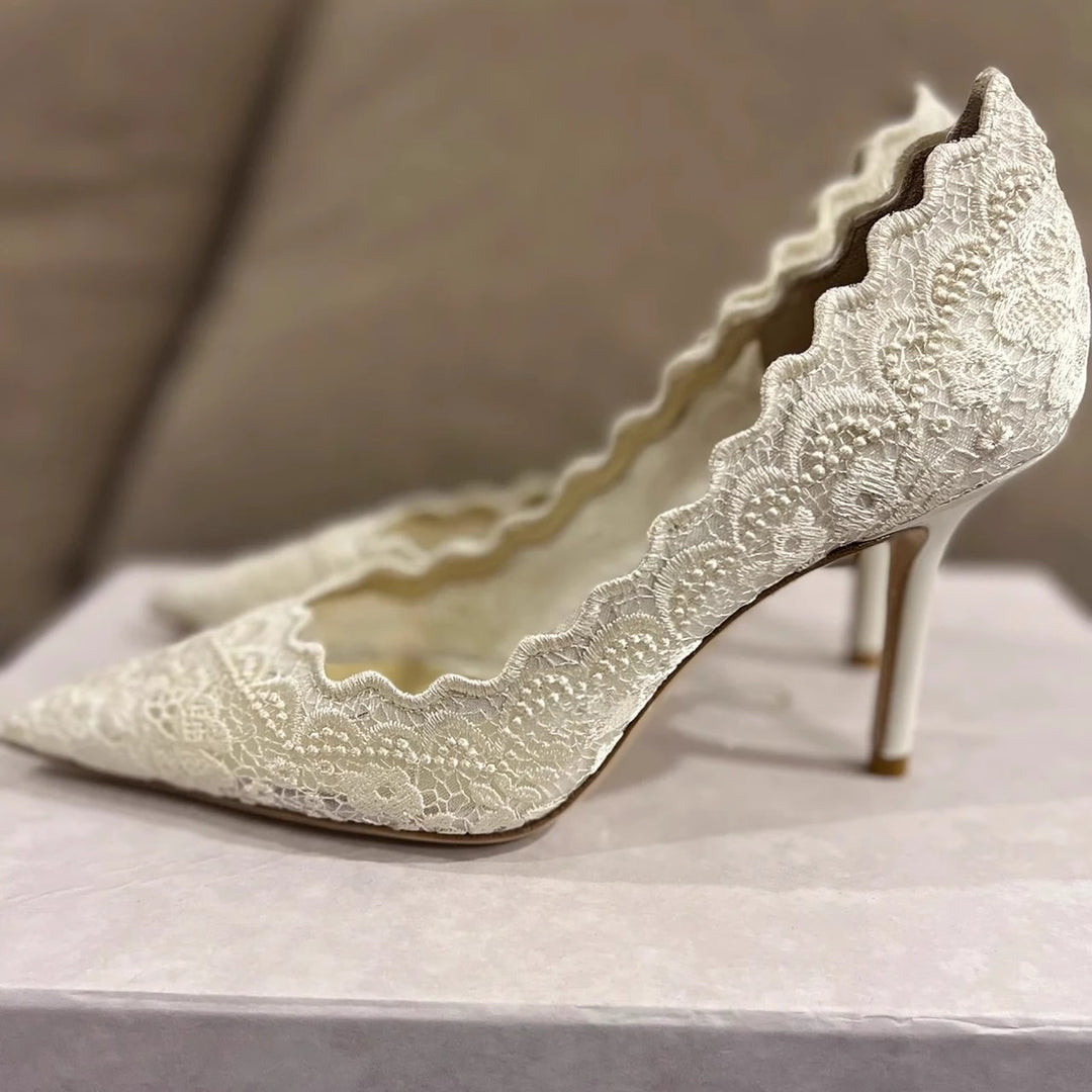 Damen eleganter spitzer High Heel Schuhe mit zartem Spitzen-Design EB