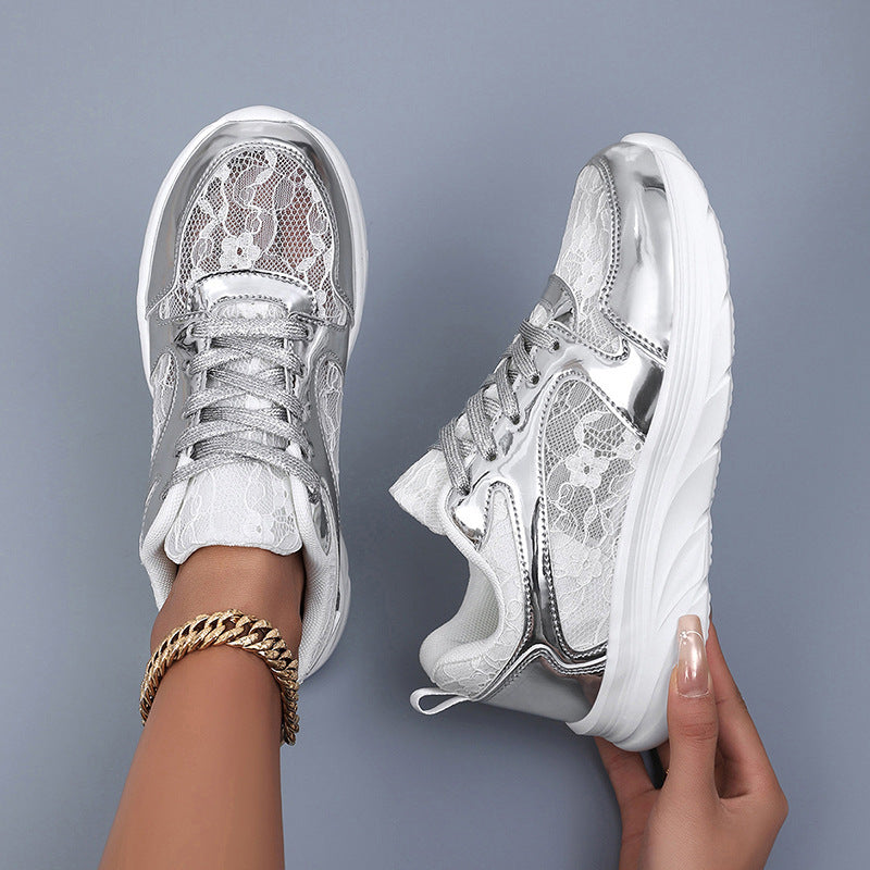 Damen Sneaker mit glänzendem Obermaterial und spitzenförmigem Design EB