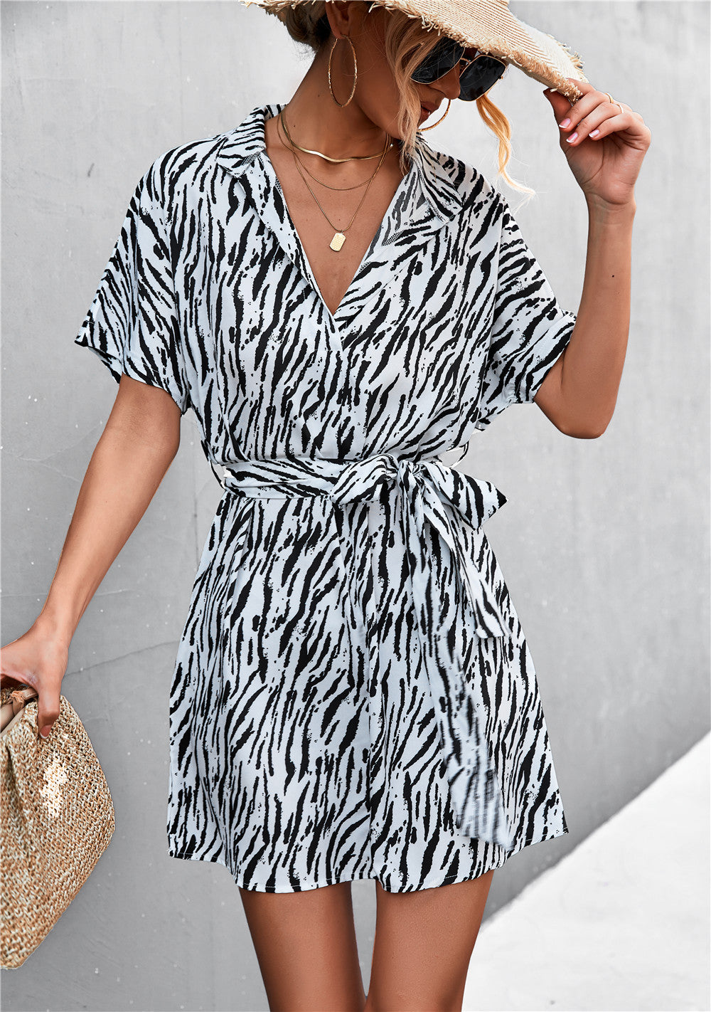 Damen legeres Kurzarmkleid mit trendigem Zebra-Print und Gürtel EB
