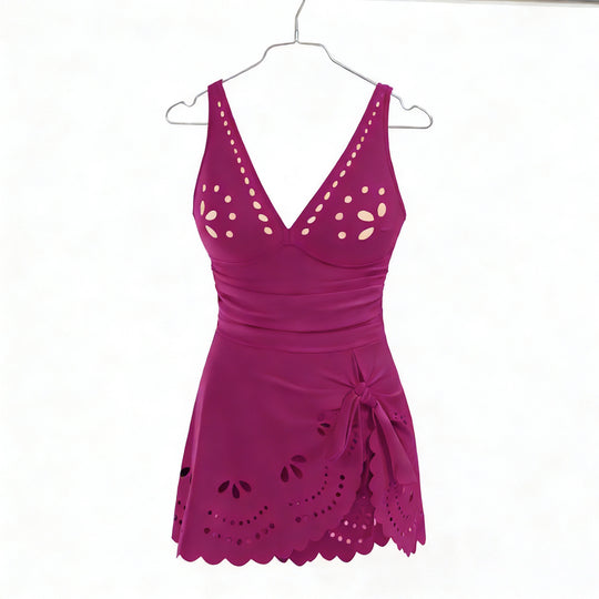Damen Bademode mit raffinierten Cut-Outs EB