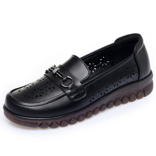 Damen Bequeme Mokassins mit luftiger Perforation und modischem Schmuckdetail EB