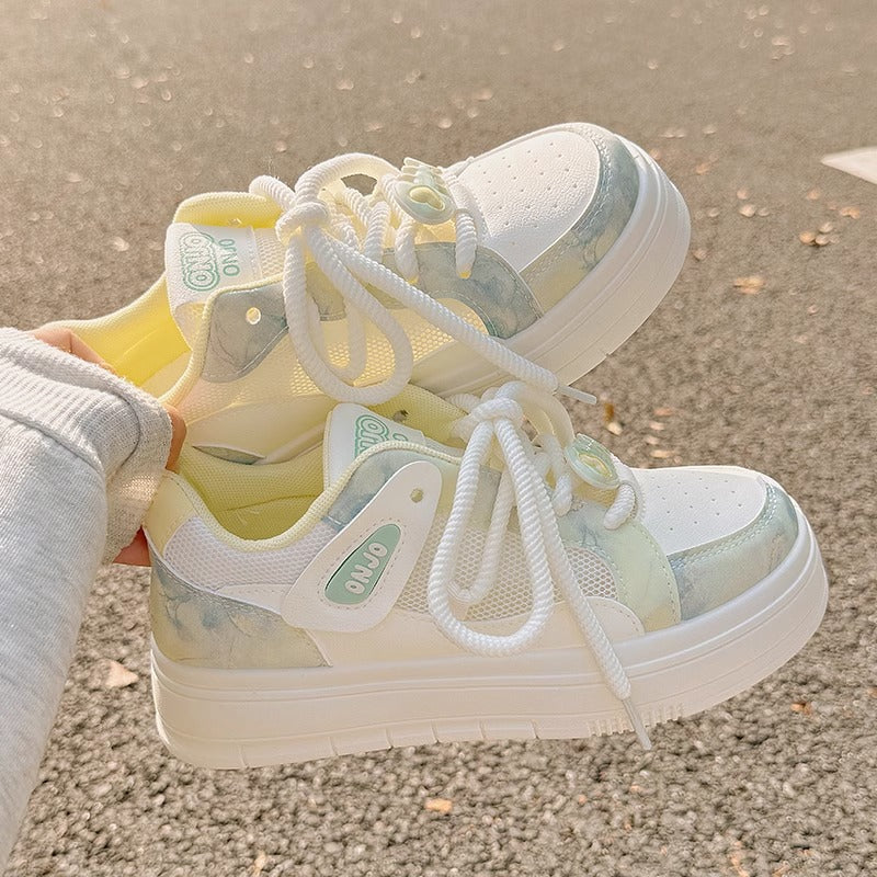 Damen Sportliche Plateau Sneakers mit atmungsaktiver Mesh-Oberfläche und modischen Details EB