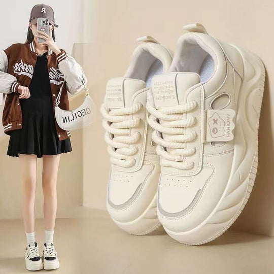 Damen Sportliche und komfortable Sneaker mit Einsatz von atmungsaktiven Materialien EB