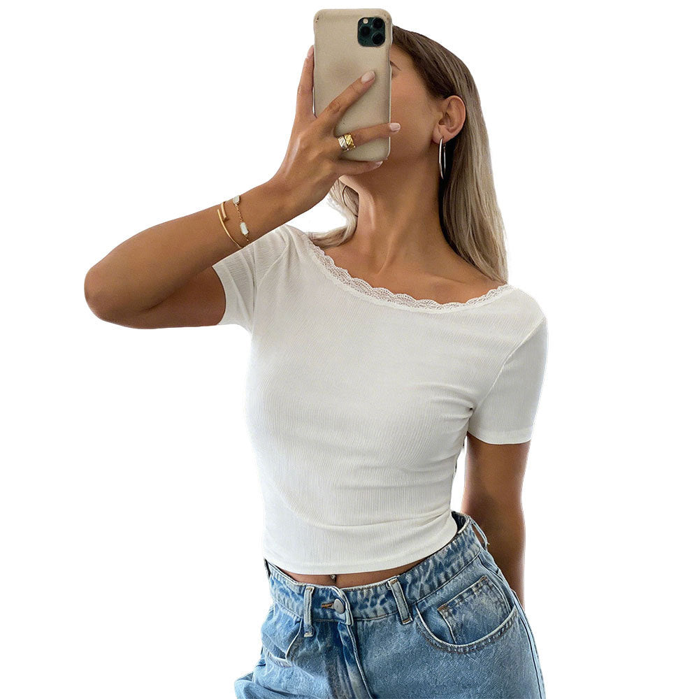 Damen geripptes Kurzarmshirt mit Spitzen-Bootsausschnitt und figurbetonter Stretch-Passform Eichborn Berlin