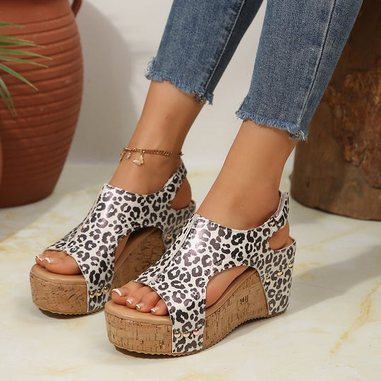 Damen Wedge-Sandalen mit leopardfarbenem Design und Kork-Kreativsohle EB