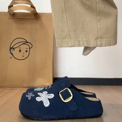 Damen Clogs mit stilvollem Schnallenverschluss und verspielten Applikationen EB