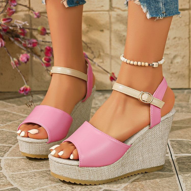 Damen Wedge-Sandalen mit elegantem Riemendetail EB