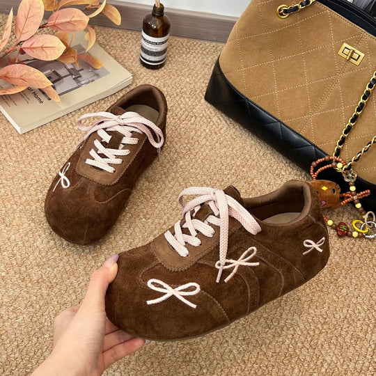 Damen Bequeme Sneakers aus hochwertigem Wildleder mit dekorativen Schleifen EB