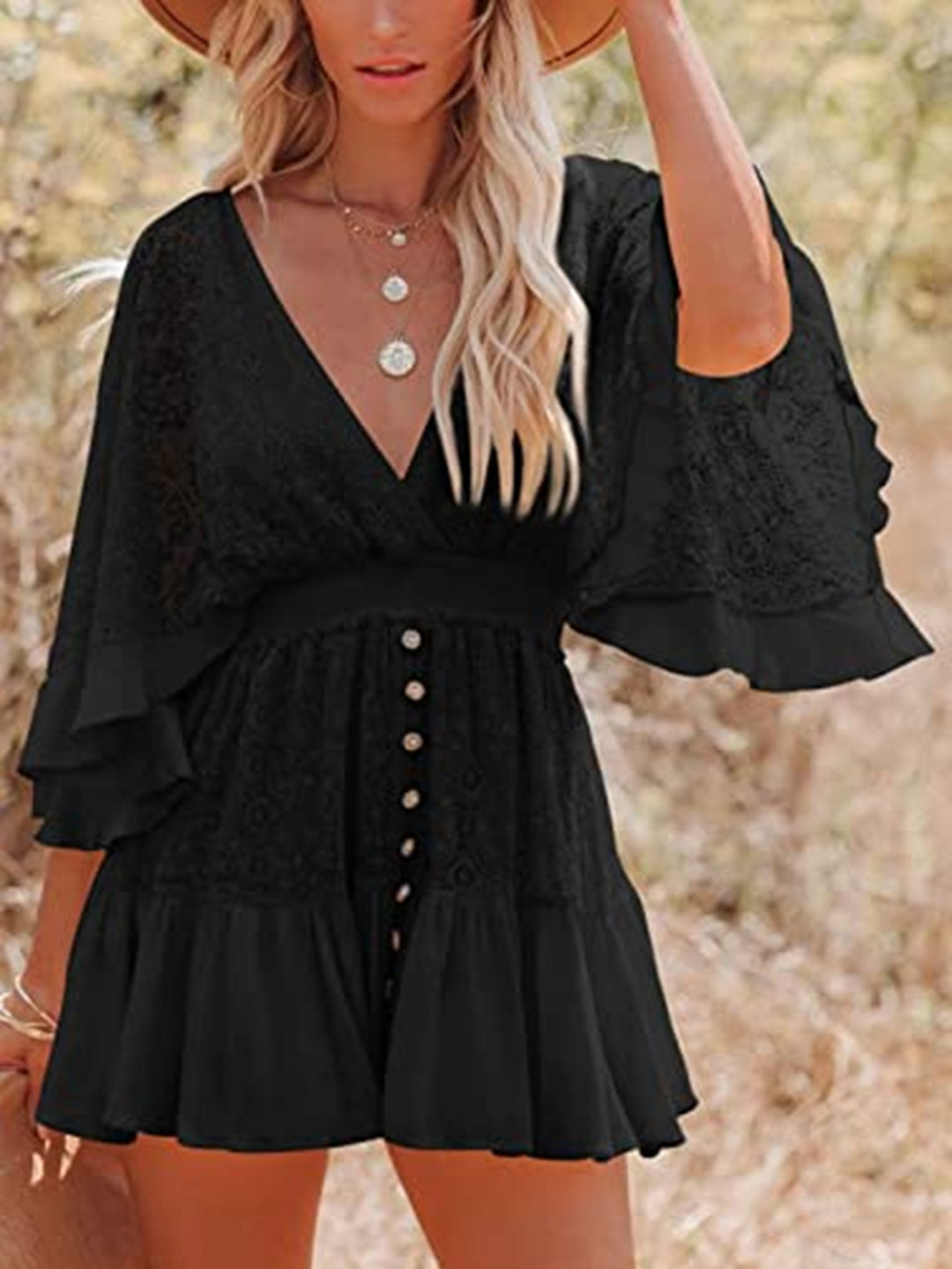 Damen Sommerliches Spitzenkleid mit weitem Schnitt und Knopfdetails EB