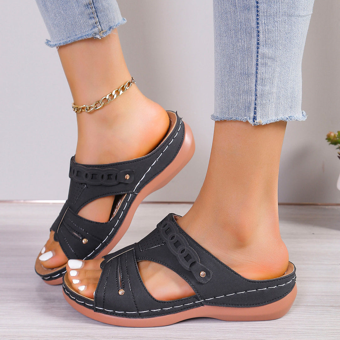 Damen Komfortable und luftige Pantolette mit modischem Schnitt EB