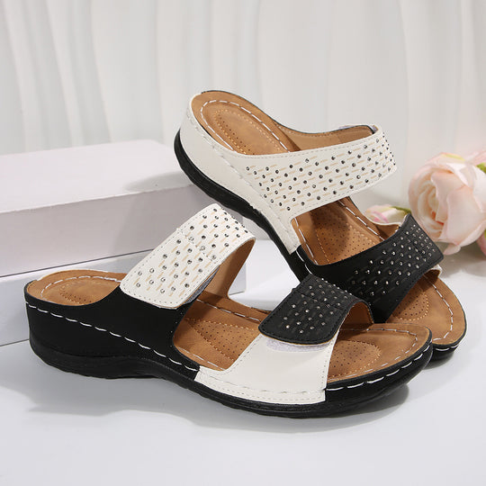 Damen bequeme Wedge-Pantoletten mit modischen Nieten-Details EB