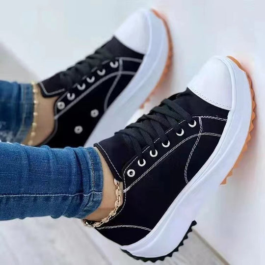 Damen Sportliche Plateausneaker mit modischem Kettenakzent EB