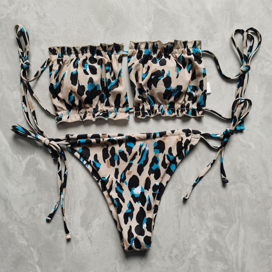 Damen Bandeau-Bikini mit voluminösen Rüschendetails EB