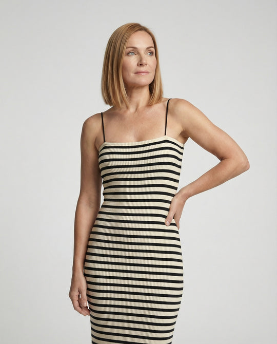 Damen figurbetontes geripptes Maxikleid mit schmalen Spaghettiträgern EB