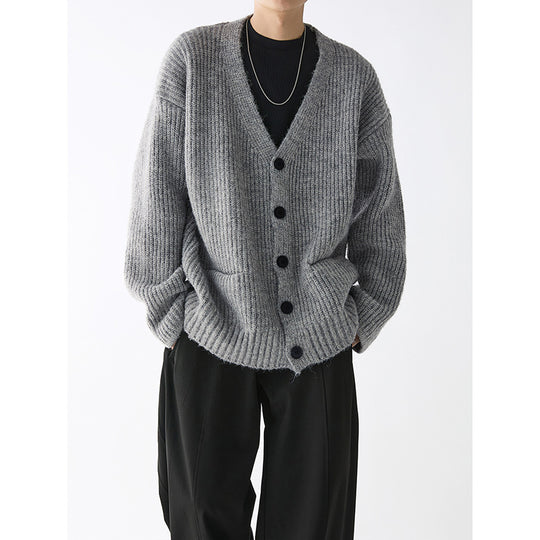 Herren Grobstrickjacke mit praktischen Taschen und stylischem Design EB