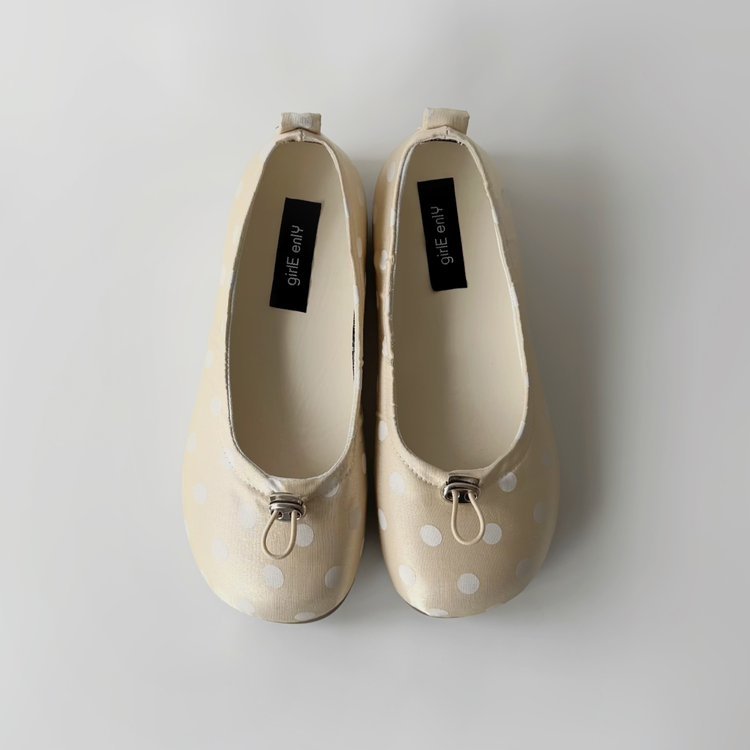 Damen Slipper mit modischen Punkten und komfortabler Sohle EB
