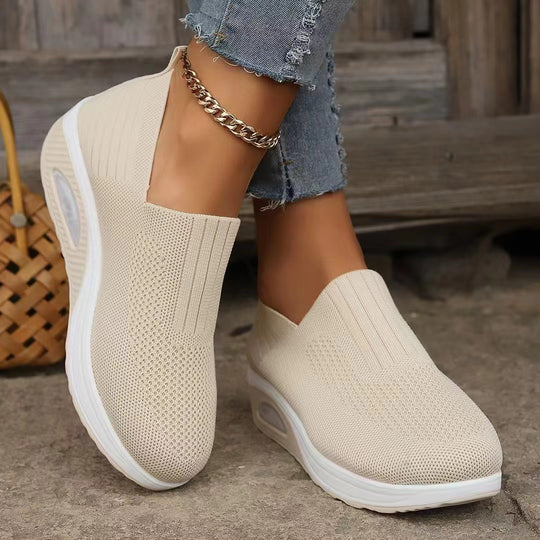 Damen Sportliche Slip-On Sneakers mit atmungsaktiver Oberstruktur EB
