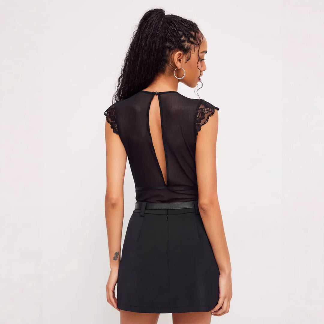 Damen Elegantes Spitzenbody mit tiefem V-Ausschnitt und zarten Rüschendetails EB