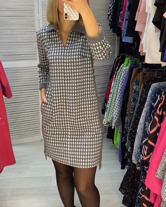 Damen nan Hahnentritt-Strickkleid mit umgelegtem Kragen, V-Ausschnitt, Eingrifftaschen und seitlichen Schlitzen EB