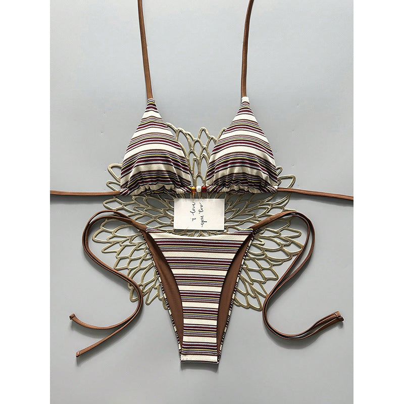 Damen Triangel-Bikini mit hohem Beinausschnitt und feinem Strukturmuster EB
