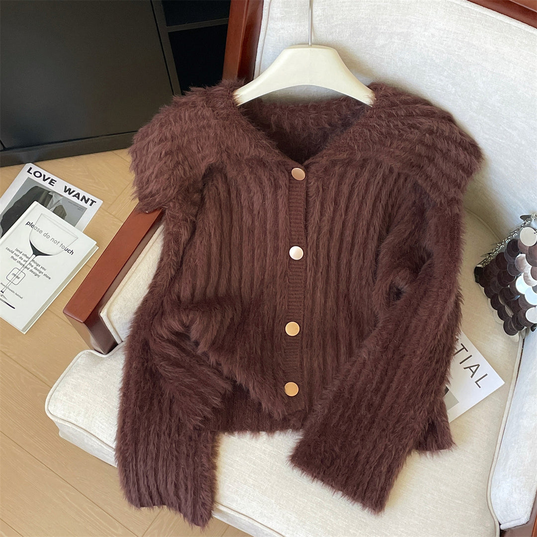 Damen Flauschige Strickjacke mit breitem Kragen und Knopfleiste EB