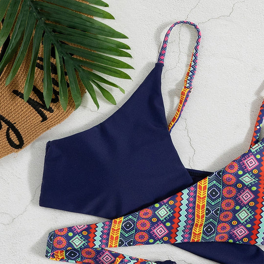 Damen Triangel-Bikini mit elegantem Muster und innovativem Schnitt EB