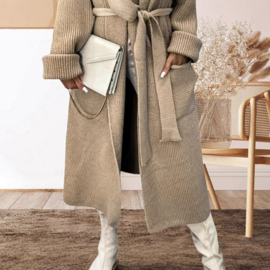 Damen Strickmantel mit Gürtel und breiten Revers EB