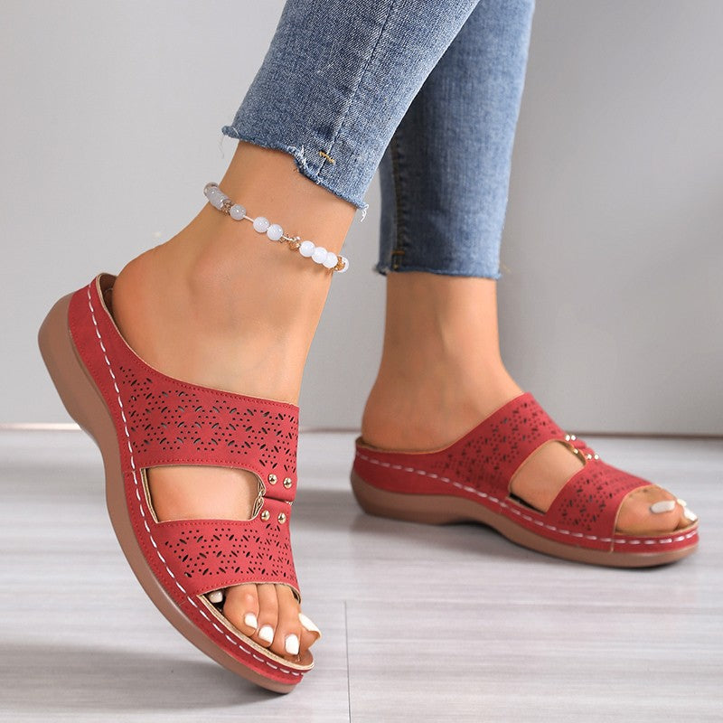 Damen komfortable Clogs mit modischen Cut-Outs EB