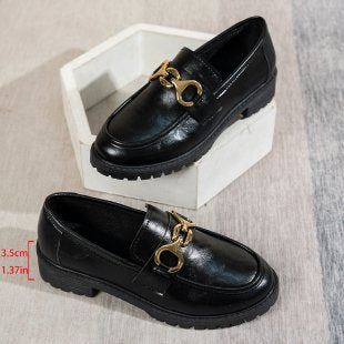 Damen Elegante Mokassins mit modischen Metallakzenten EB