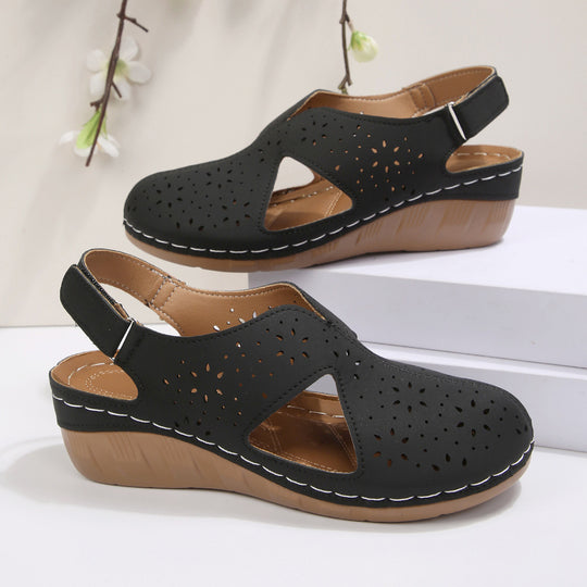 Damen Bequeme und elegante Sandalen mit luftigen Ausschnitten EB