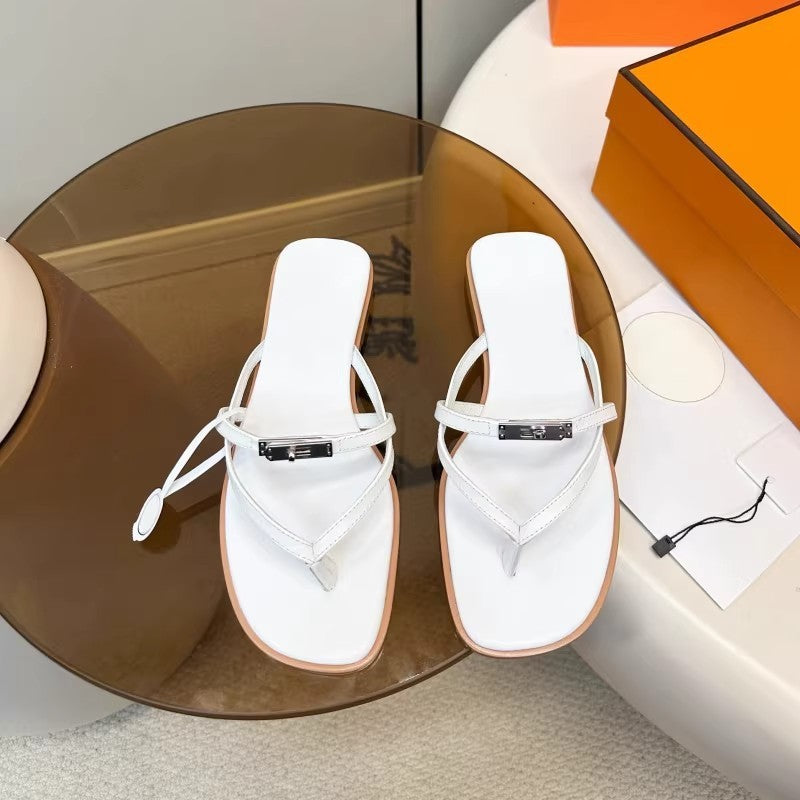 Damen Zehentrenner-Sandalen mit elegantem Riemendesign und modischer Schnalle EB