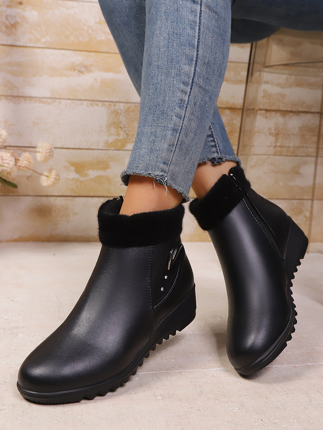 Damen Wedge-Stiefeletten mit weichem Innenfutter und modischem Reißverschluss EB