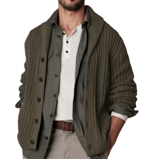 Herren Strickjacke mit modernen Zopfmuster und klassischem Umlegekragen EB
