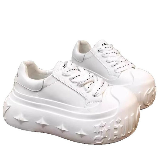 Damen Sneakers mit gesteigertem Plateau-Design und modischer Ziersteppung EB