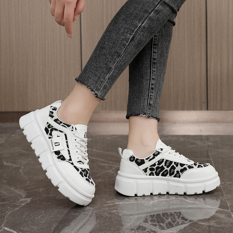 Damen Sportliche Chunky Sneakers mit einzigartigem Leopardenmuster und dämpfender Sohle EB