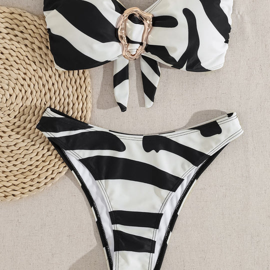 Damen Bandeau-Bikini mit modischem Schnallen-Detail und asymmetrischem Schnitt EB