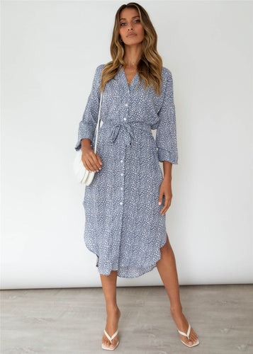 Damen Hemdblusenkleid mit verspielt-blumigem Muster und taillierbarem Bindegürtel EB