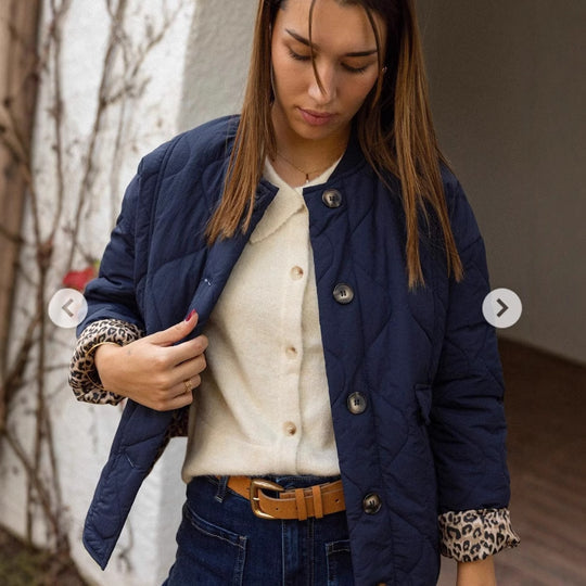 Damen Steppjacke mit strukturiertem Design und praktischen Taschen EB