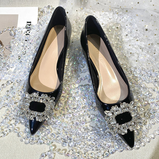 Damen elegante spitze Pumps mit funkelndem Schmuckdetail EB